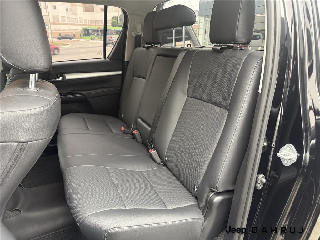 HILUX 2.8 D-4D TURBO DIESEL CD SRX 4X4 AUTOMÁTICO8