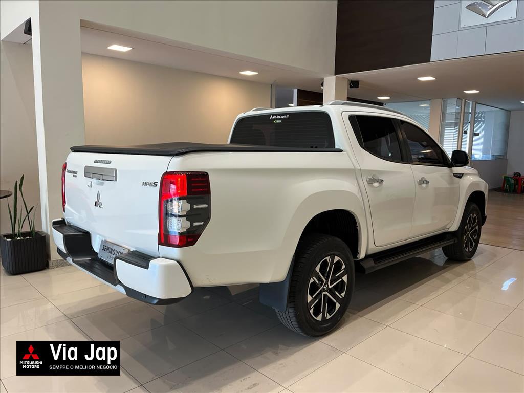 Mitsubishi-L200 TRITON-2.4 16V TURBO DIESEL SPORT HPE-S CD 4P 4X4 AUTOMÁTICO