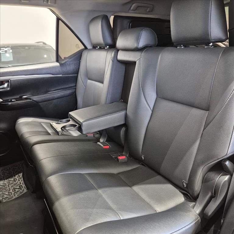 HILUX 2.8 D-4D TURBO DIESEL CD SRX 4X4 AUTOMÁTICO16