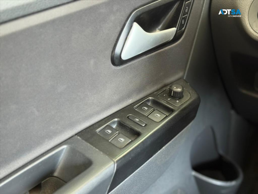 VOLKSWAGEN FOX 1.0 MPI TRENDLINE 12V FLEX 4P MANUAL