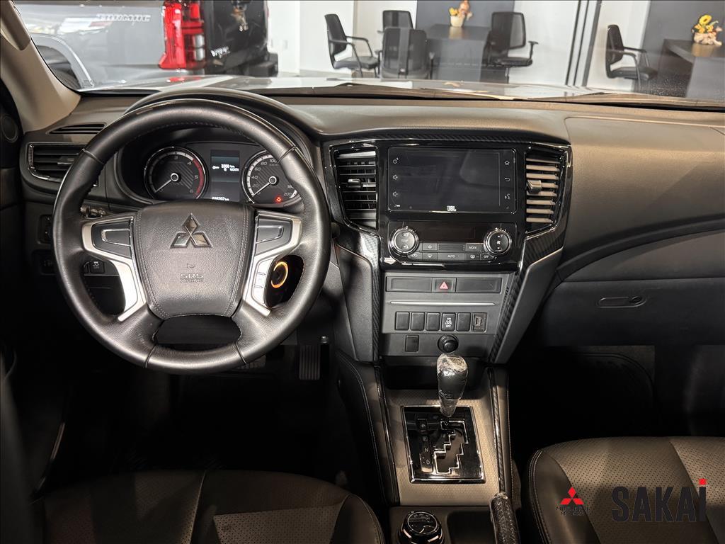 Mitsubishi-L200 TRITON-2.4 16V TURBO DIESEL SPORT OUTDOOR PLUS CD 4P 4X4 AUTOMÁTICO