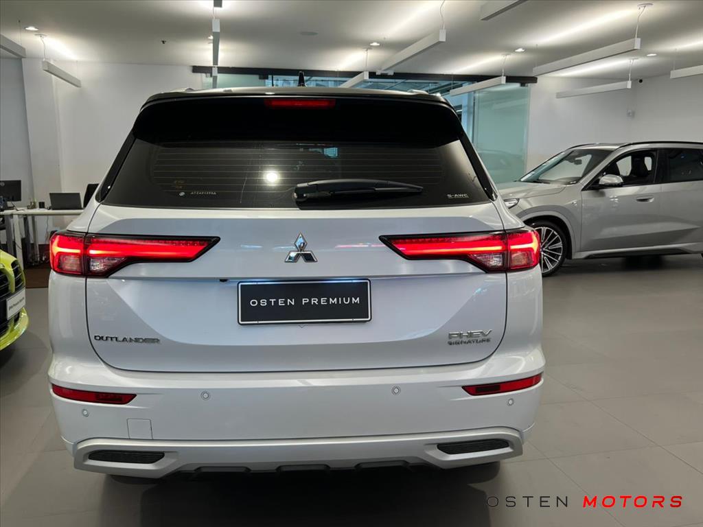Mitsubishi-OUTLANDER-2.4 PHEV SIGNATURE S-AWC DHT