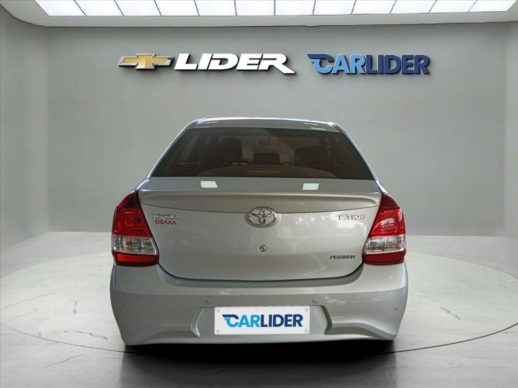 ETIOS 1.5 PLATINUM SEDAN 16V FLEX 4P AUTOMÁTICO6