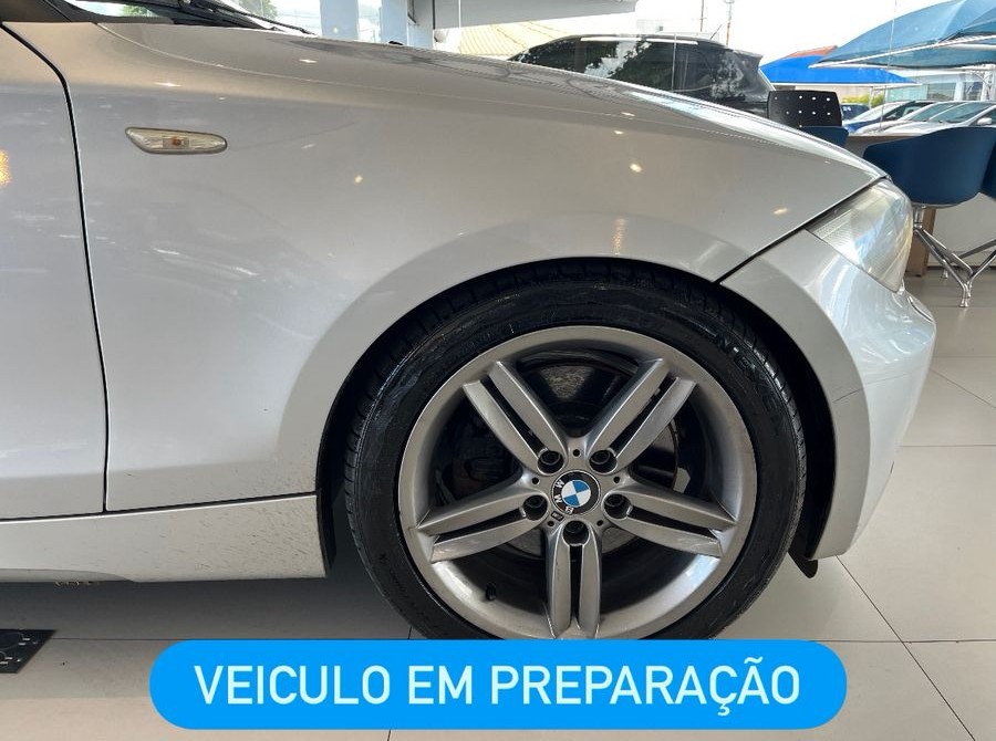 130i 3.0 SPORT HATCH 24V GASOLINA 4P AUTOMÁTICO4