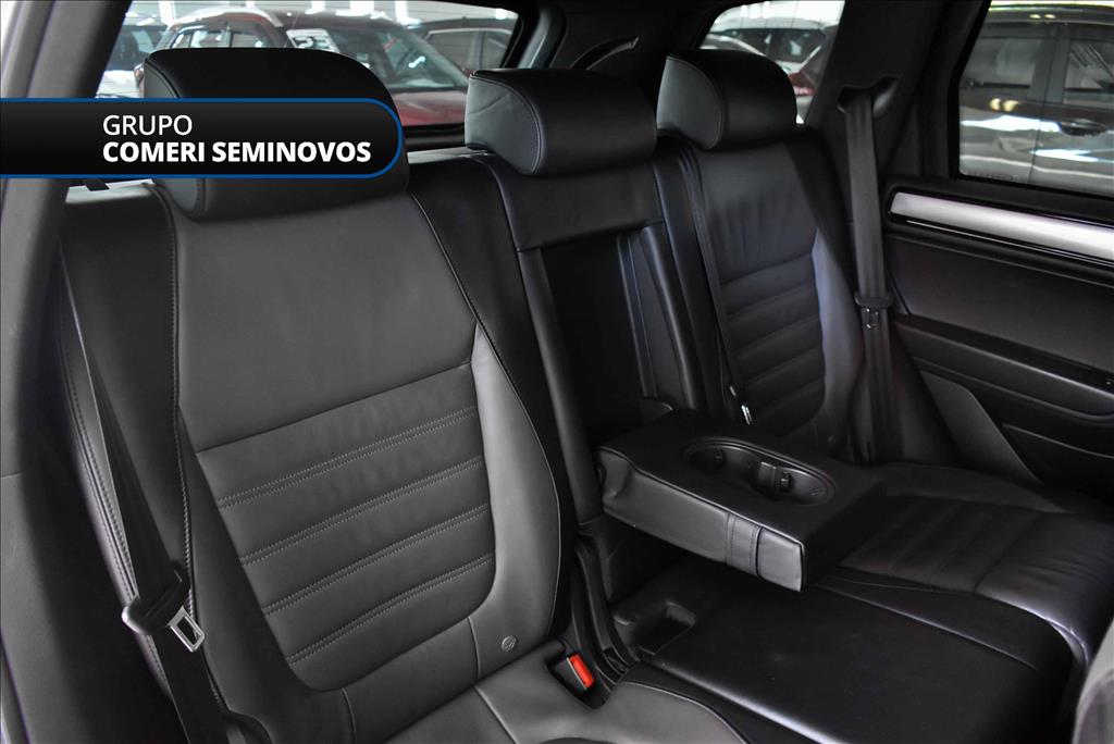 TOUAREG 4.2 R LINE V8 32V GASOLINA 4P TIPTRONIC8