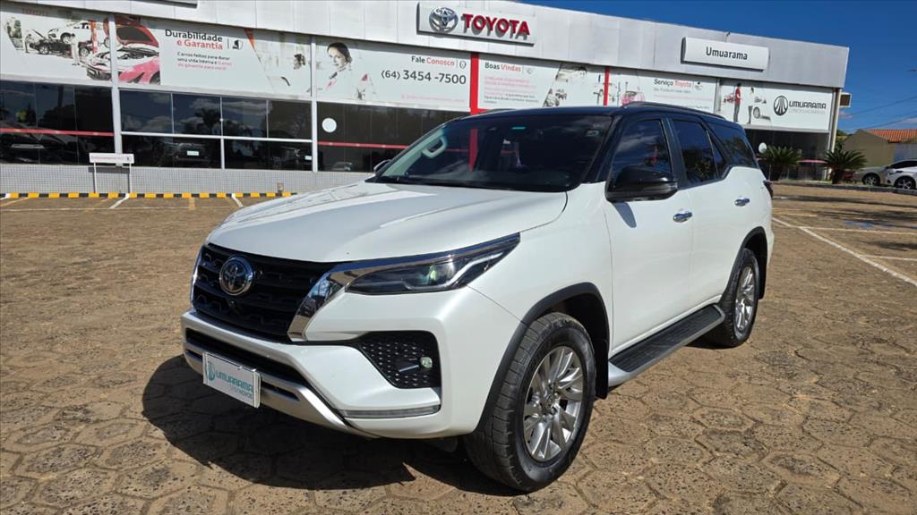 HILUX SW4 2.8 D-4D TURBO DIESEL SRX 7L 4X4 AUTOMÁTICO2