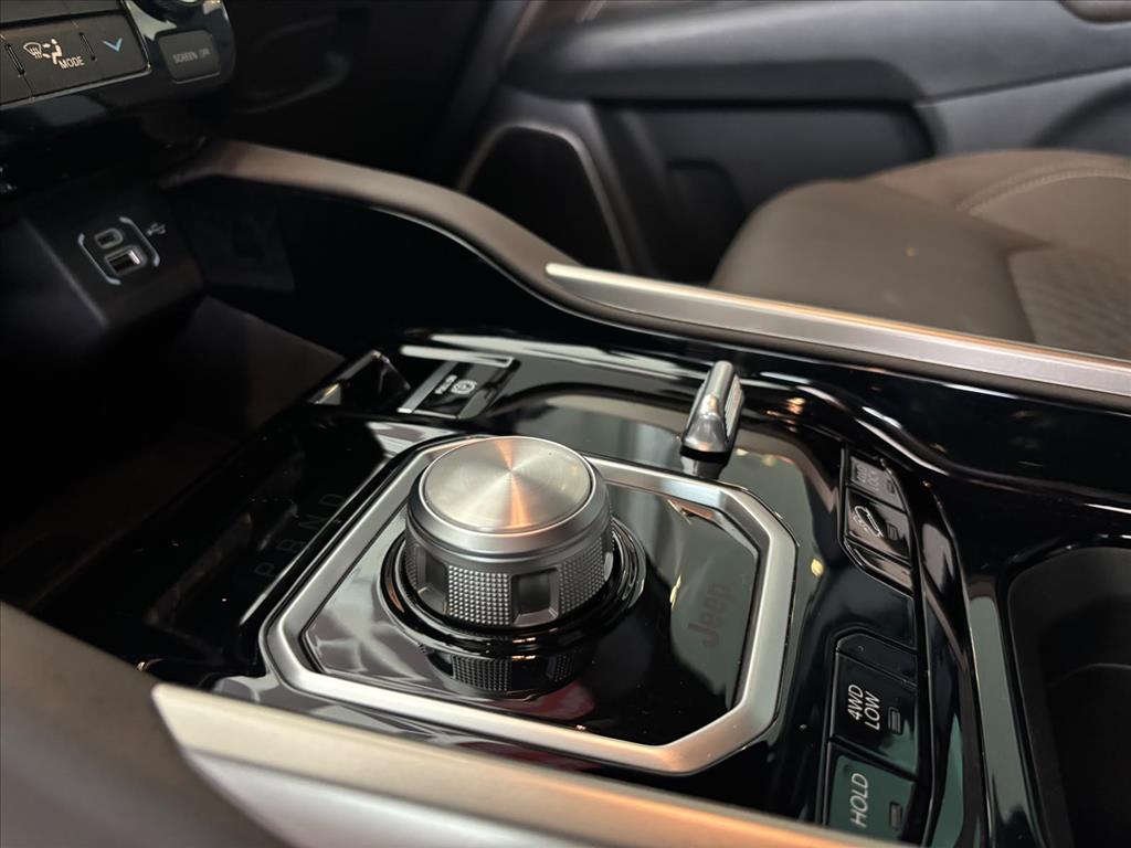 COMMANDER 2.2 TURBO DIESEL OVERLAND AT917