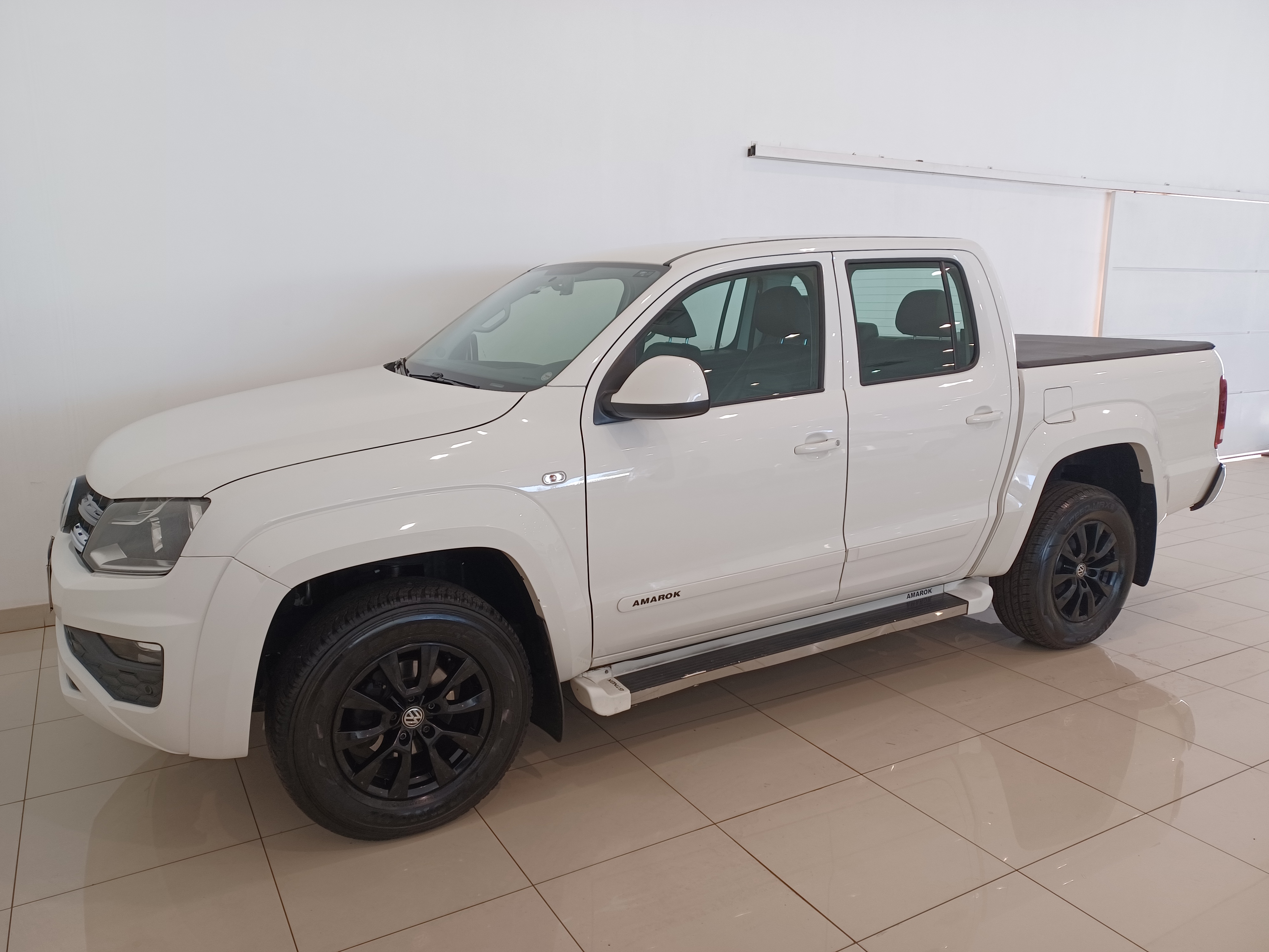 Volkswagen-AMAROK-2.0 COMFORTLINE 4X4 CD 16V TURBO INTERCOOLER DIESEL 4P AUTOMÁTICO