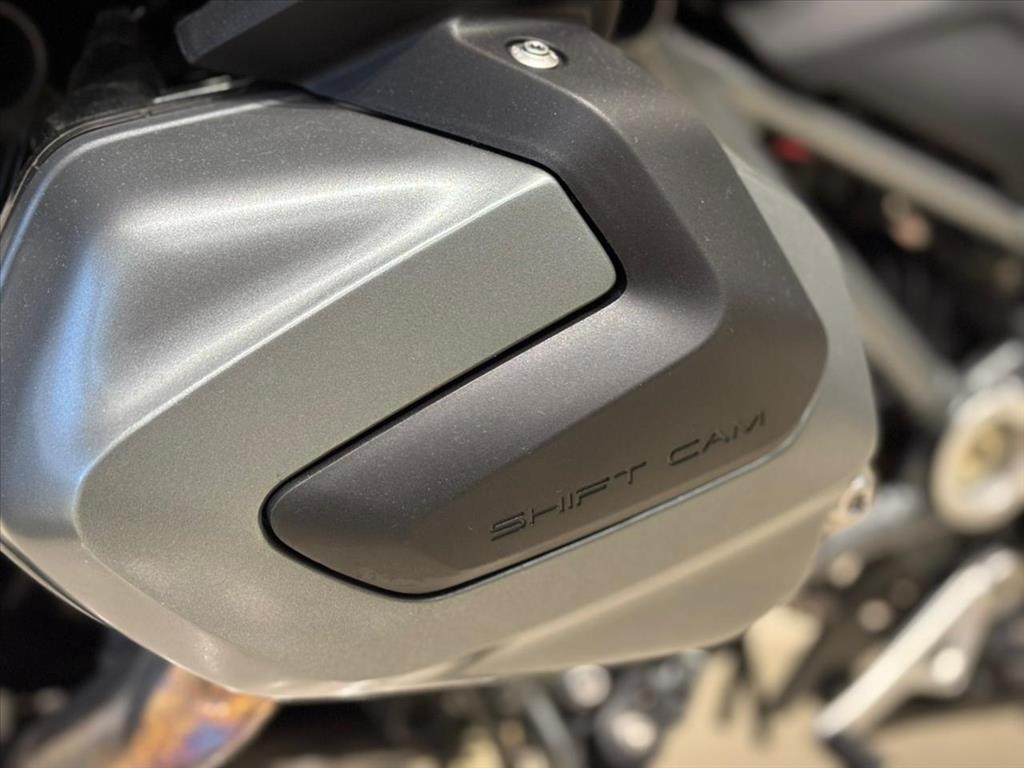 R 1250 GS PREMIUM TRIPLE BLACK5