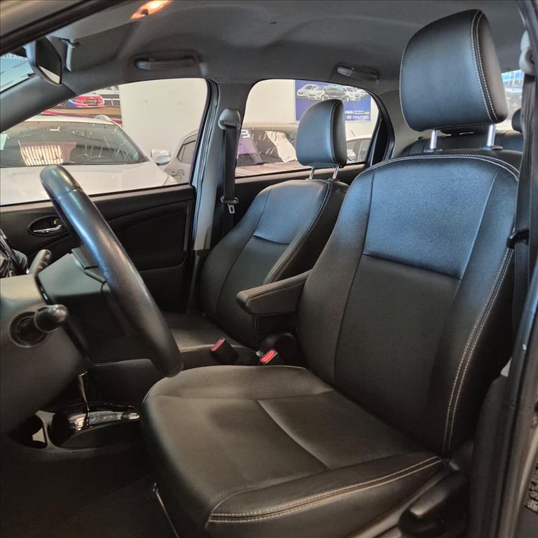 ETIOS 1.5 XLS SEDAN 16V FLEX 4P AUTOMÁTICO10