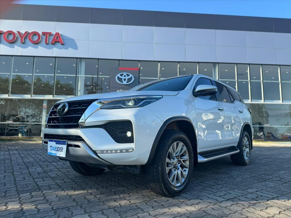 HILUX SW4 2.8 D-4D TURBO DIESEL SRX 7L 4X4 AUTOMÁTICO2