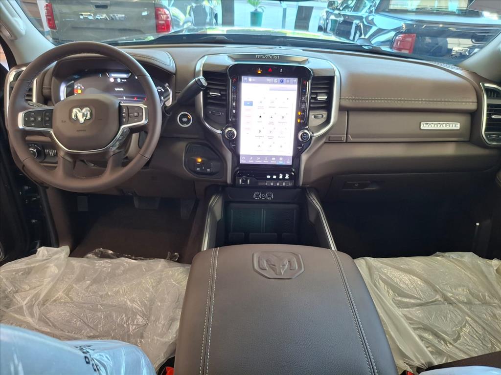 2500 6.7 I6 TURBO DIESEL LARAMIE CD 4X4 AUTOMÁTICO9