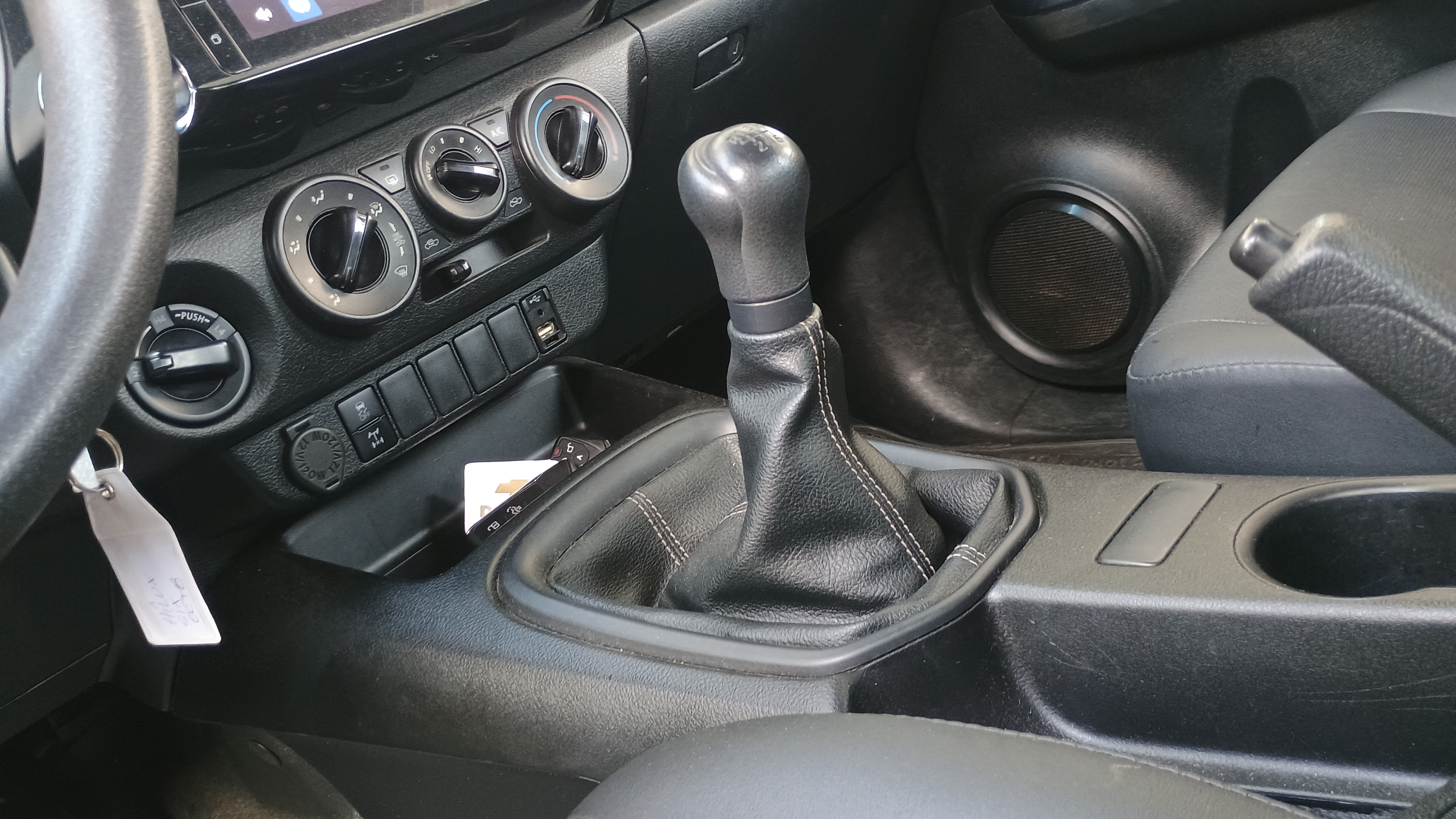 HILUX 2.8 D-4D TURBO DIESEL CHASSI 4X4 MANUAL11