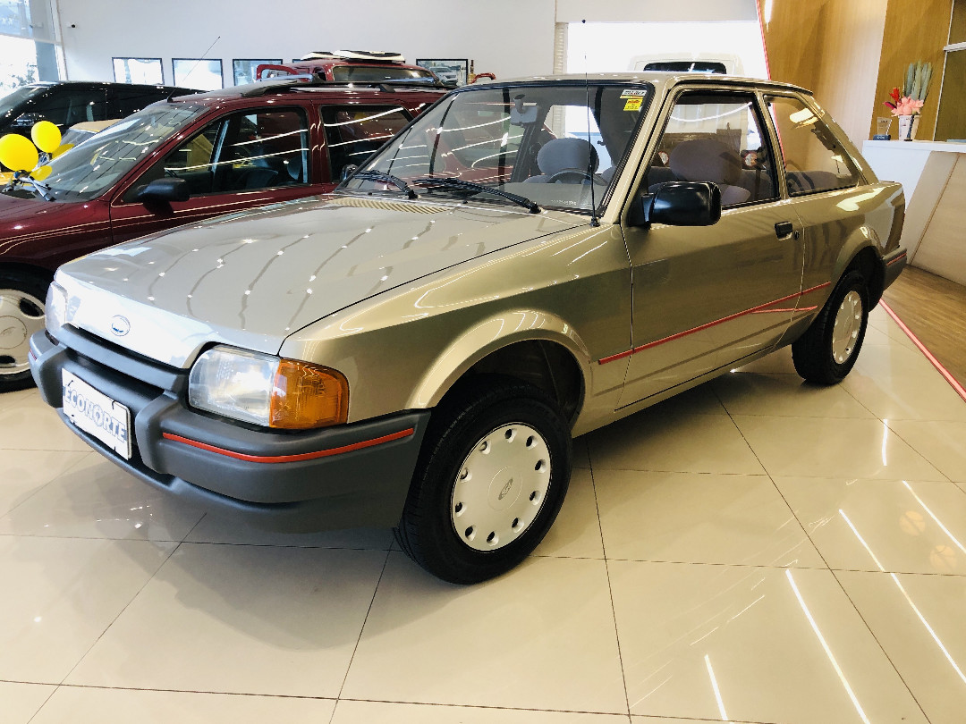 ESCORT 1.0 HOBBY 8V GASOLINA 2P MANUAL