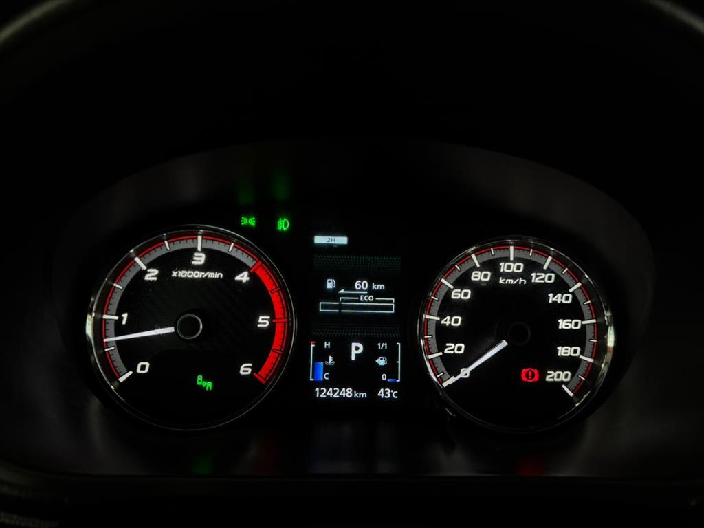 Mitsubishi-L200 TRITON-2.4 16V TURBO DIESEL SPORT HPE-S CD 4P 4X4 AUTOMÁTICO