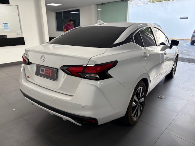 Nissan-VERSA-1.6 16V FLEX EXCLUSIVE XTRONIC