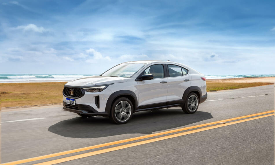 FASTBACK 1.0 TURBO 200 HYBRID IMPETUS CVT2