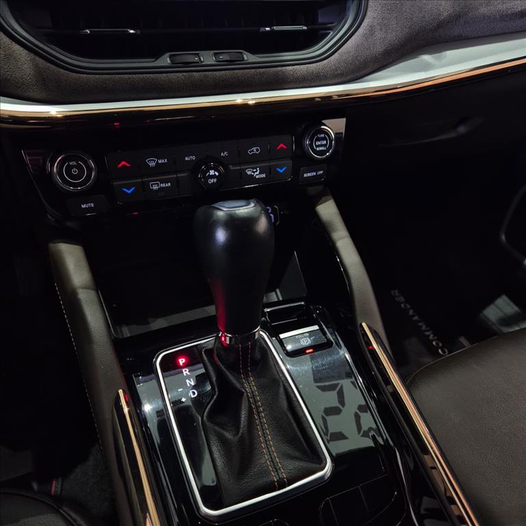 COMMANDER 1.3 T270 TURBO FLEX OVERLAND AT67