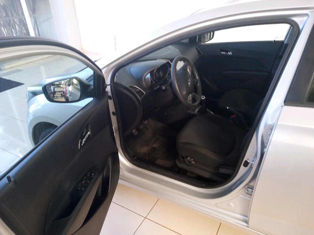 HB20 1.6 COMFORT PLUS 16V FLEX 4P MANUAL6