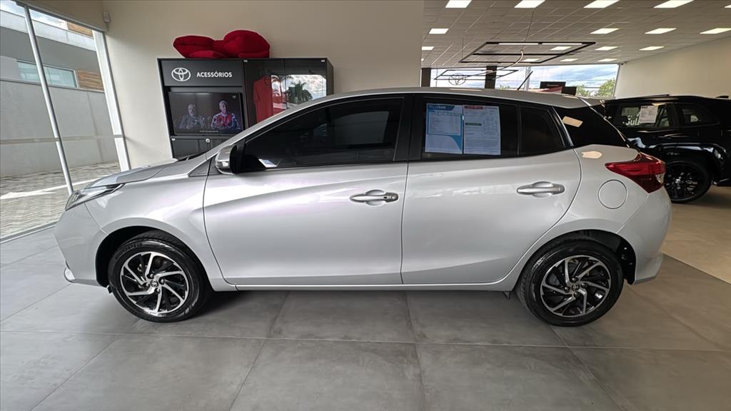 YARIS 1.5 16V FLEX SEDAN XLS CONNECT MULTIDRIVE5