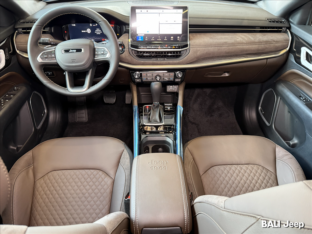 COMMANDER 1.3 T270 TURBO FLEX OVERLAND AT68