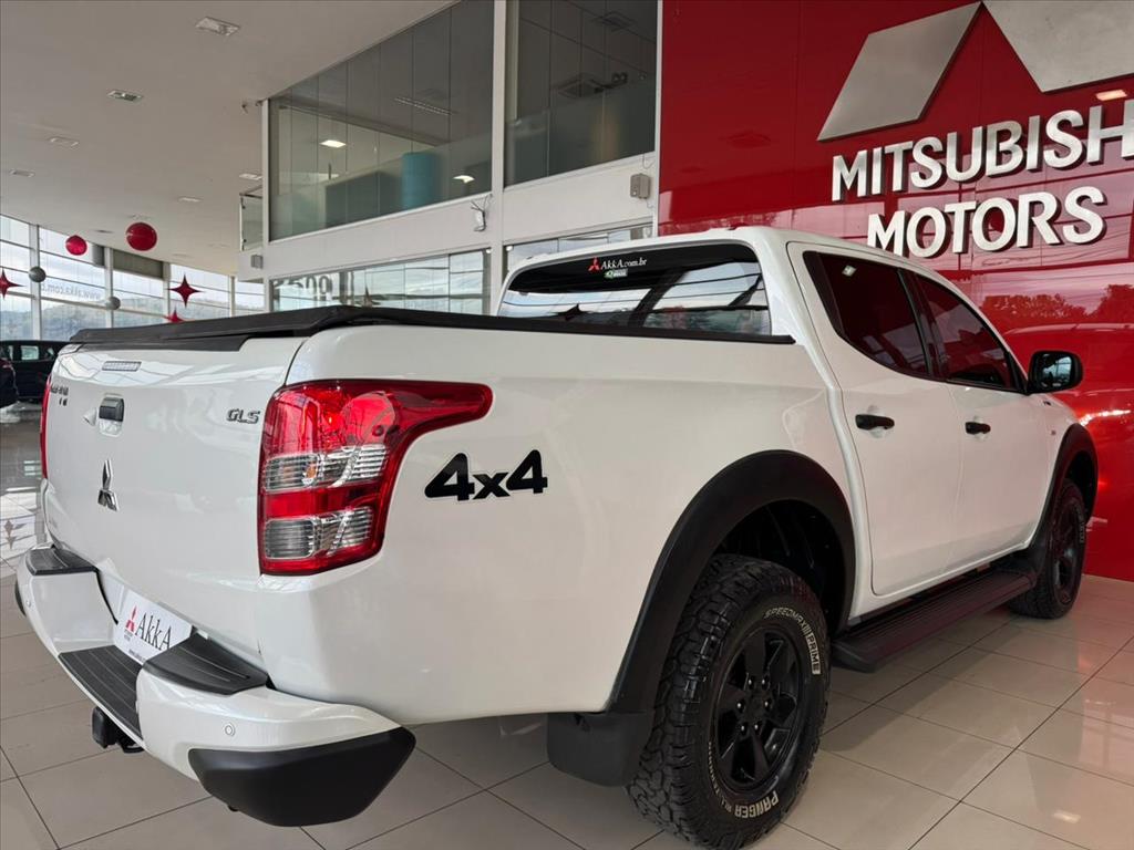 Mitsubishi-L200 TRITON-2.4 16V TURBO DIESEL OUTDOOR GLS CD 4X4 AUTOMÁTICO