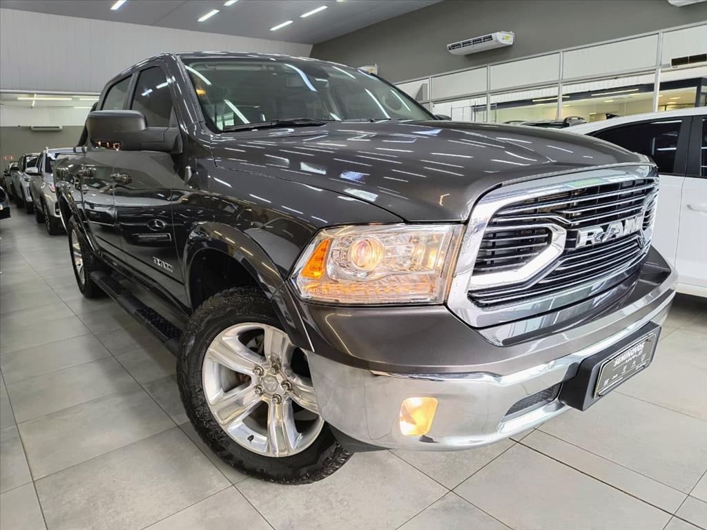 CLASSIC 5.7 V8 GASOLINA LARAMIE CD 4X4 AUTOMÁTICO