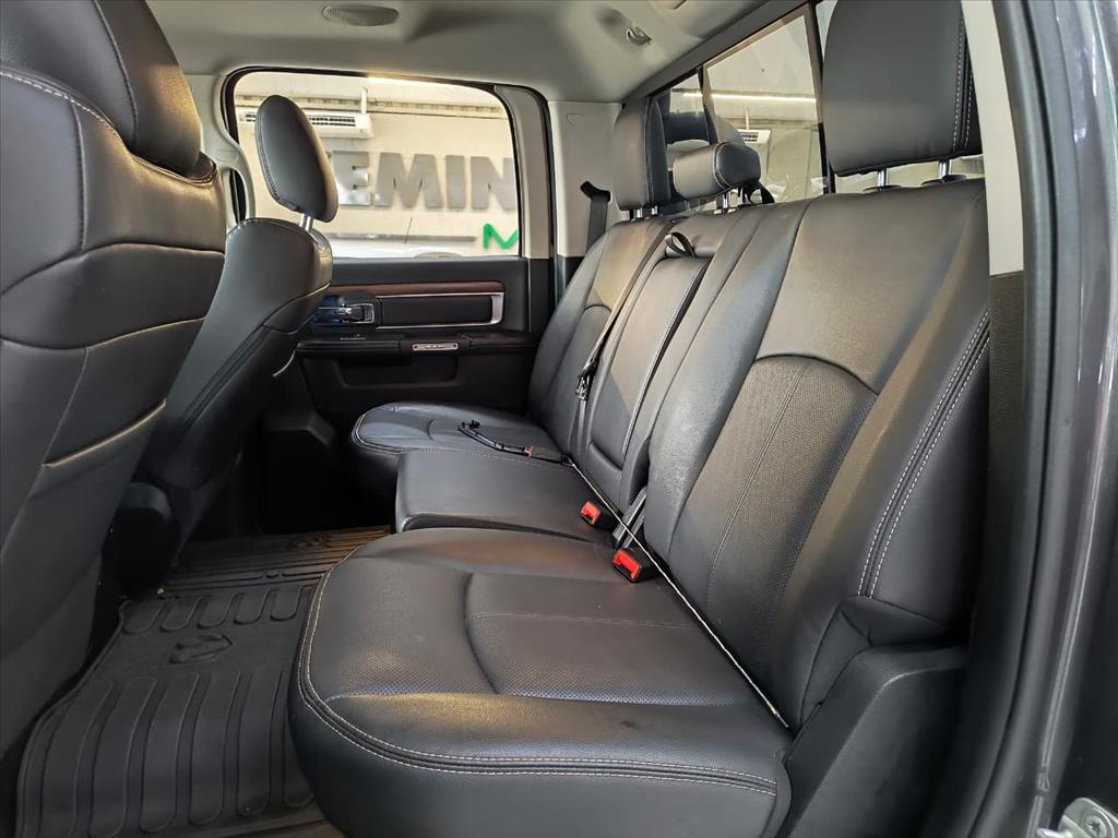 CLASSIC 5.7 V8 GASOLINA LARAMIE CD 4X4 AUTOMÁTICO7
