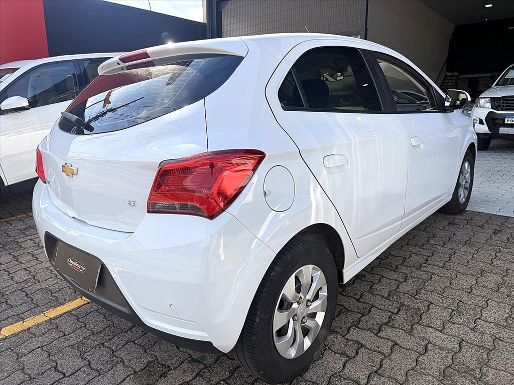 Chevrolet Onix - 1.0 MPFI LT 8V FLEX 4P MANUAL