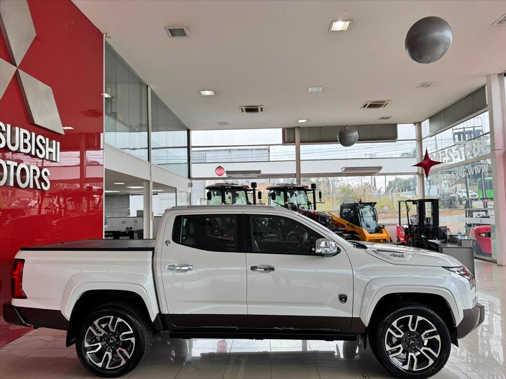 Mitsubishi-TRITON-2.4 BITURBO DIESEL CD TERRA 4X4 AUTOMÁTICO