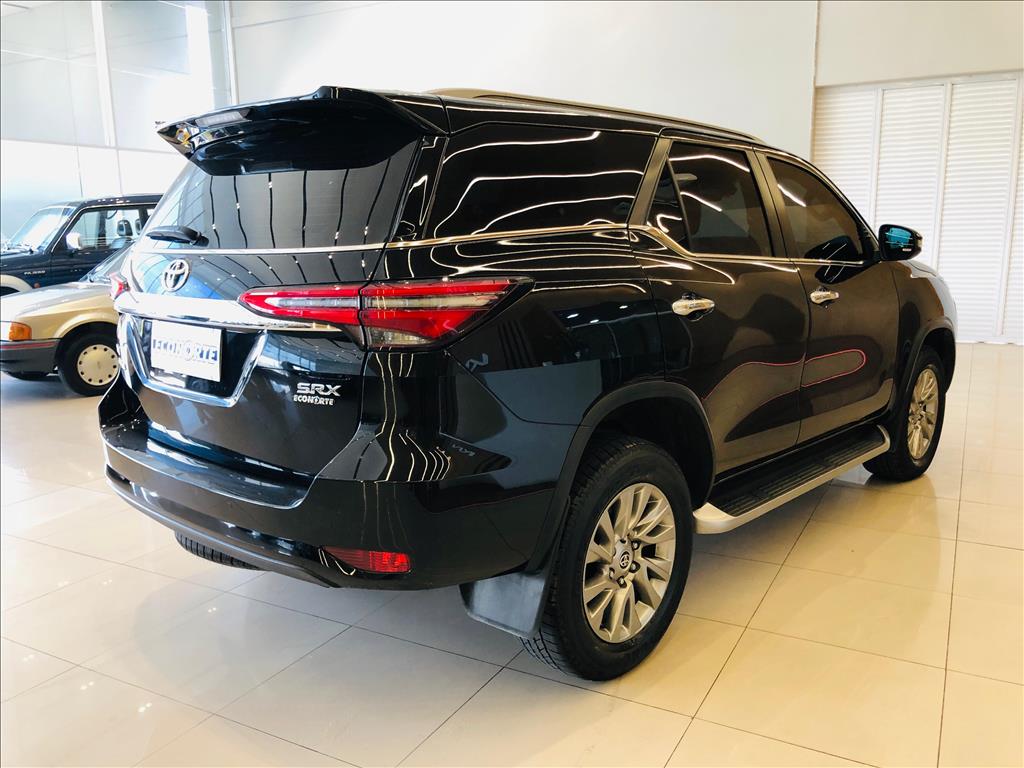 HILUX SW4 2.8 D-4D TURBO DIESEL SRX 4X4 AUTOMÁTICO3