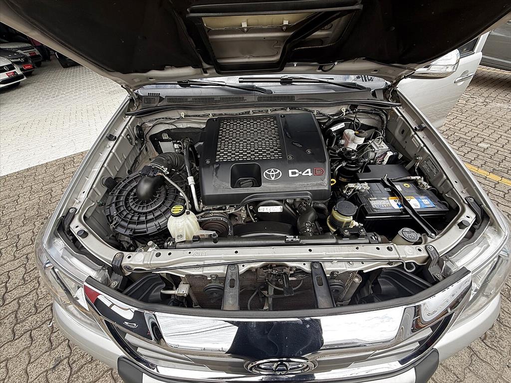 Toyota Hilux - 3.0 SRV 4X4 CD 16V TURBO INTERCOOLER DIESEL 4P AUTOMÁTICO