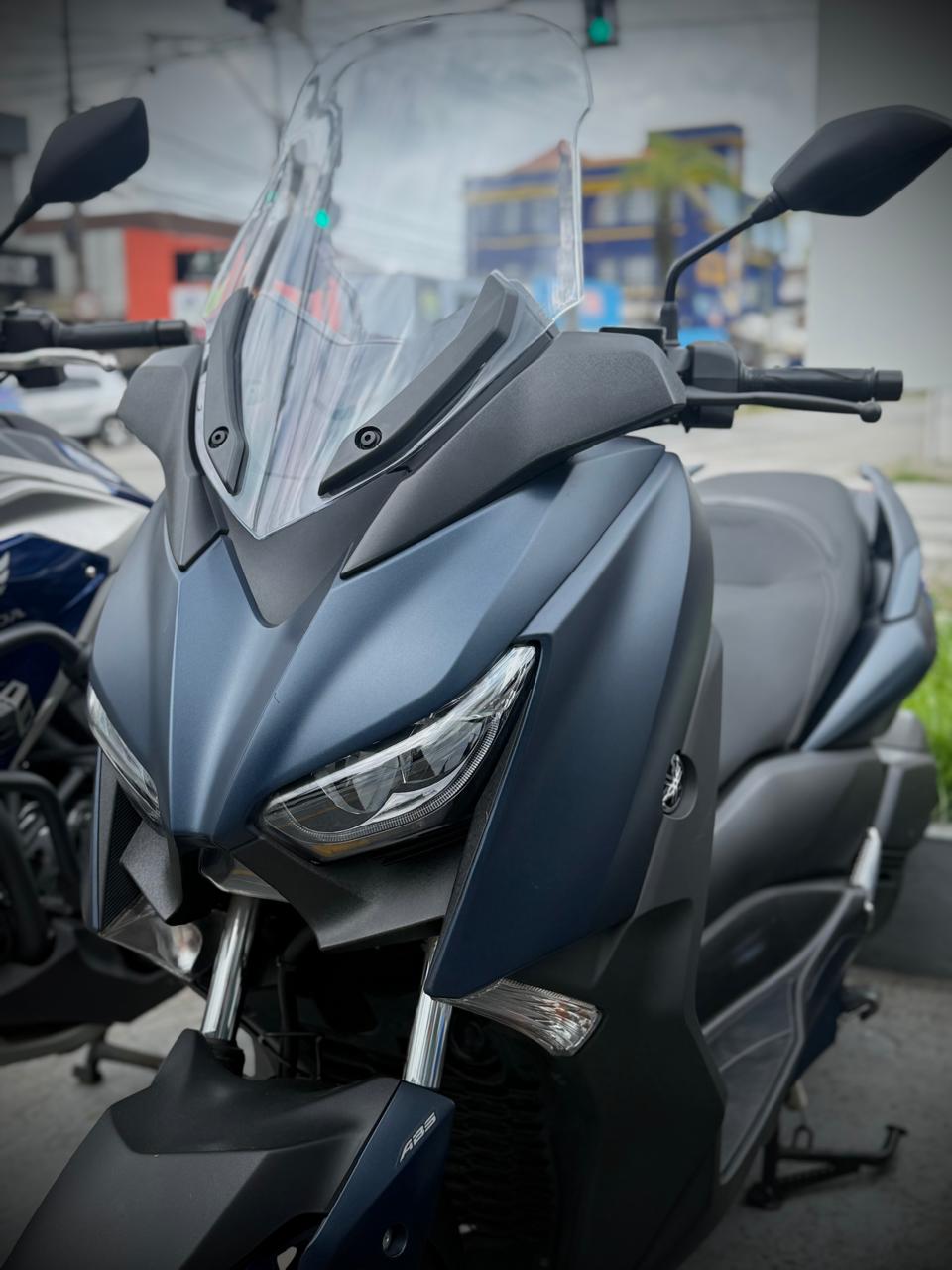 YAMAHA-XMAX-ABS
