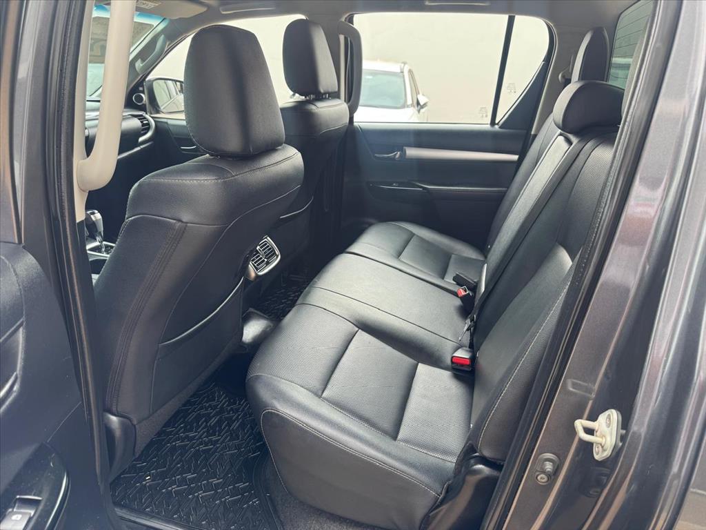 HILUX 2.8 D-4D TURBO DIESEL CD SRX 4X4 AUTOMÁTICO11