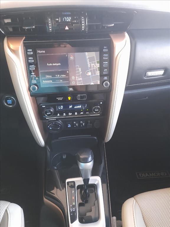 HILUX SW4 2.8 SRX DIAMOND 4X4 7 LUGARES 16V TURBO INTERCOOLER DIESEL 4P AUTOMÁTICO7