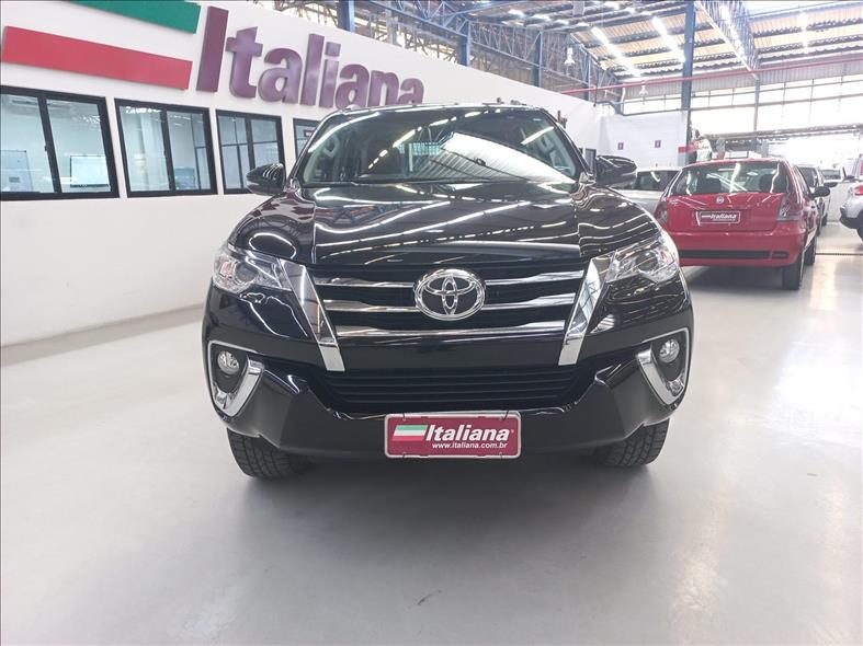 HILUX SW4 2.8 SRX DIAMOND 4X4 7 LUGARES 16V TURBO INTERCOOLER DIESEL 4P AUTOMÁTICO HILUX SW4 2.8 SRX DIAMOND 4X4 7 LUGARES 16V TURBO INTERCOOLER DIESEL 4P AUTOMÁTICO