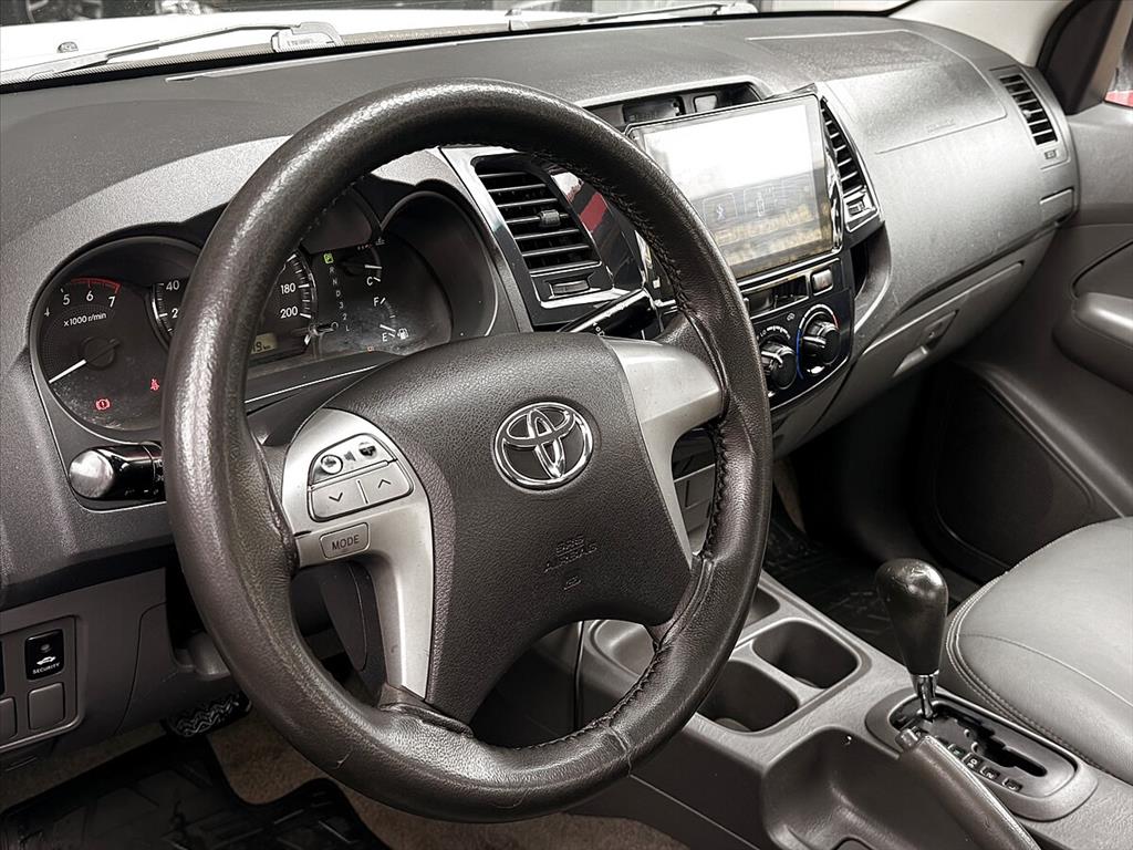 Toyota Hilux - 2.7 SR 4X2 CD 16V FLEX 4P AUTOMÁTICO