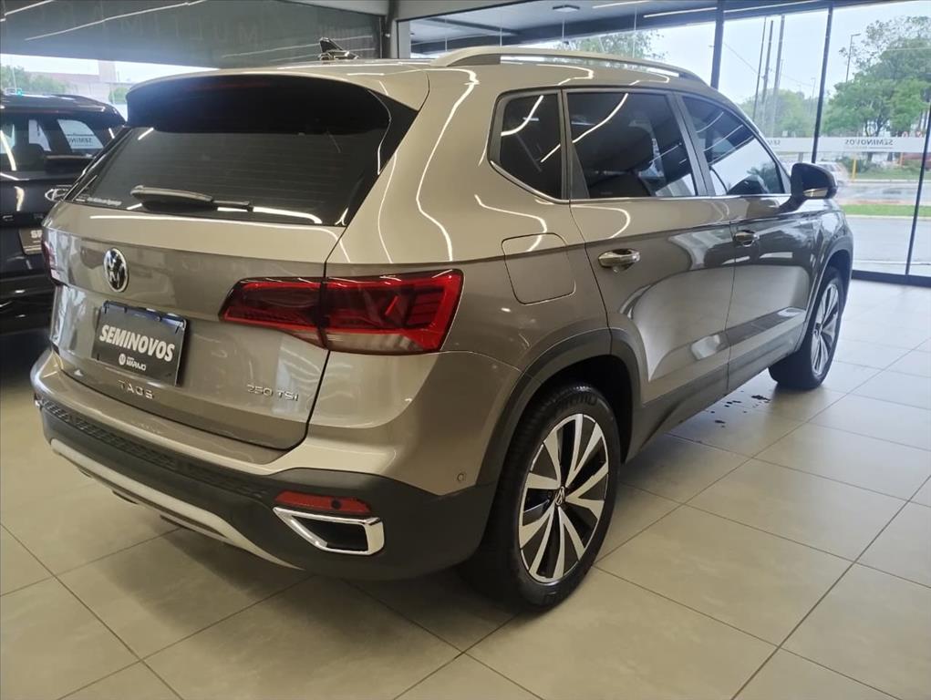 TAOS 1.4 250 TSI TOTAL FLEX HIGHLINE AUTOMÁTICO9