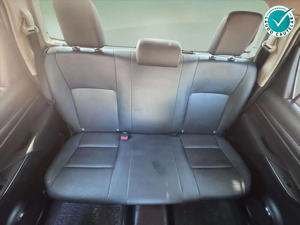 HILUX 2.8 D-4D TURBO DIESEL CD POWER PACK 4X4 MANUAL17