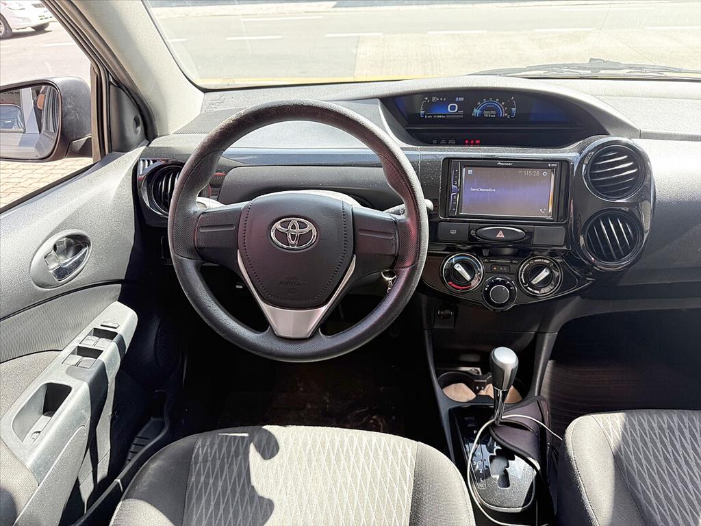 Toyota Etios - 1.3 X 16V FLEX 4P AUTOMÁTICO