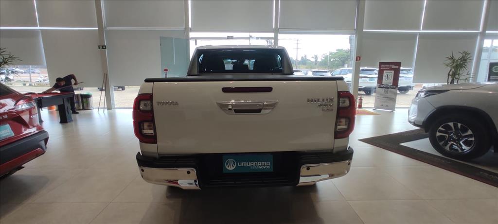 HILUX 2.8 D-4D TURBO DIESEL CD SRX 4X4 AUTOMÁTICO1