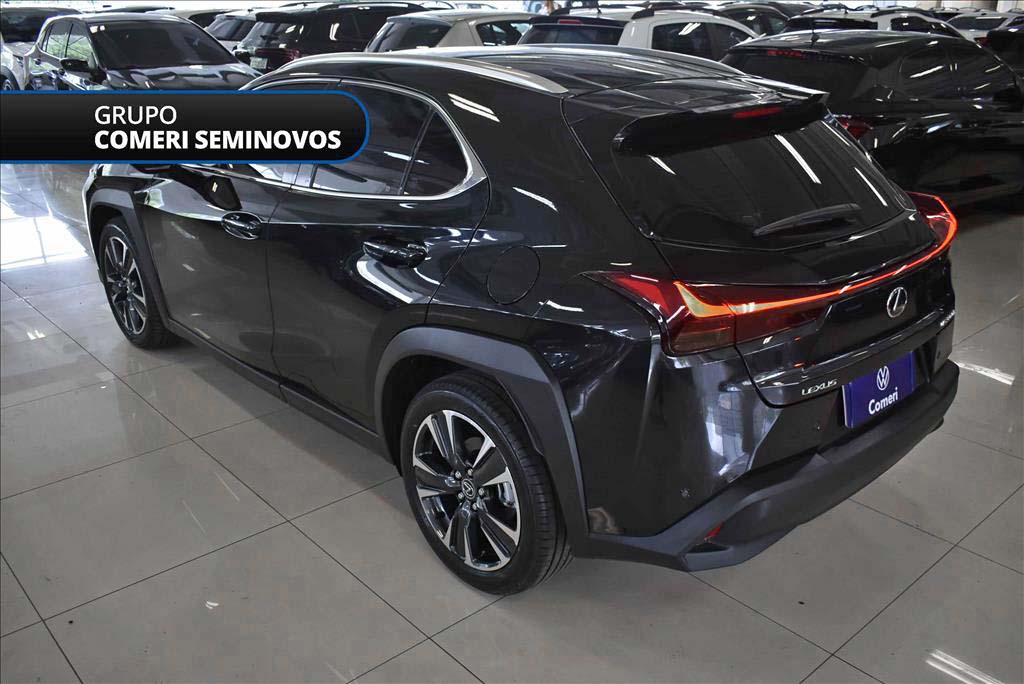 UX 300h 2.0 VVT-I HYBRID CVT3