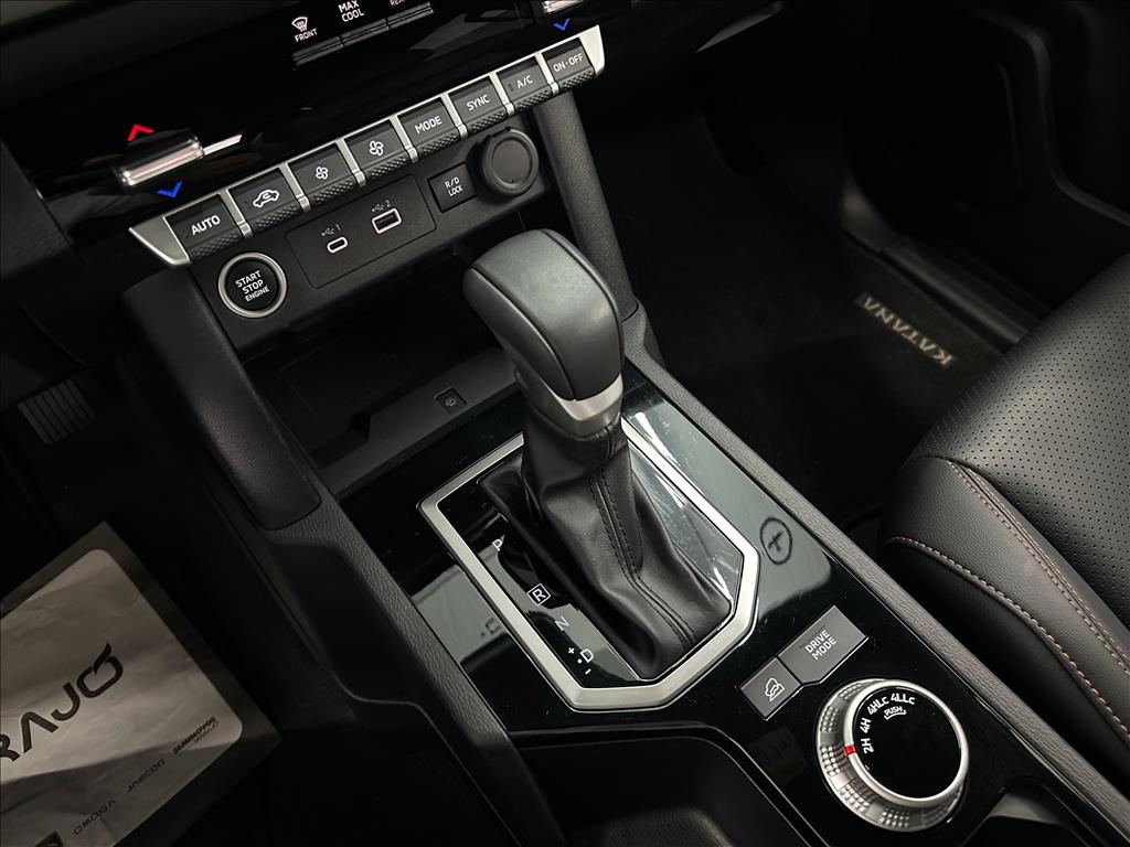TRITON 2.4 BITURBO DIESEL CD KATANA 4X4 AUTOMÁTICO10