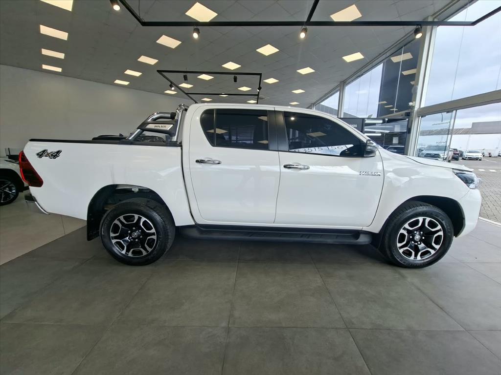 HILUX 2.8 D-4D TURBO DIESEL CD SRV 4X4 AUTOMÁTICO4