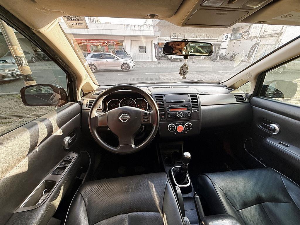 Nissan Tiida - 1.8 SL 16V FLEX 4P MANUAL