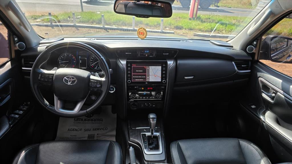 HILUX SW4 2.8 D-4D TURBO DIESEL SRX 7L 4X4 AUTOMÁTICO2