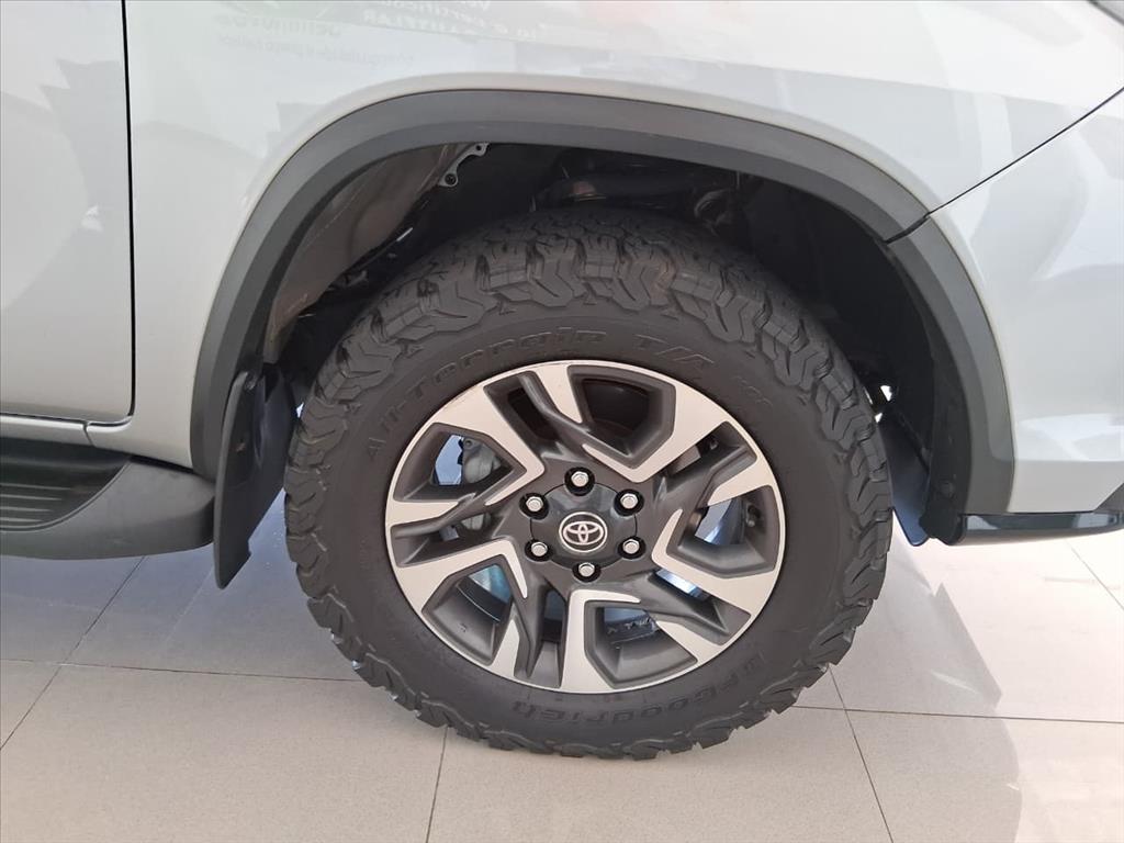 HILUX 2.8 D-4D TURBO DIESEL CD SRX 4X4 AUTOMÁTICO17