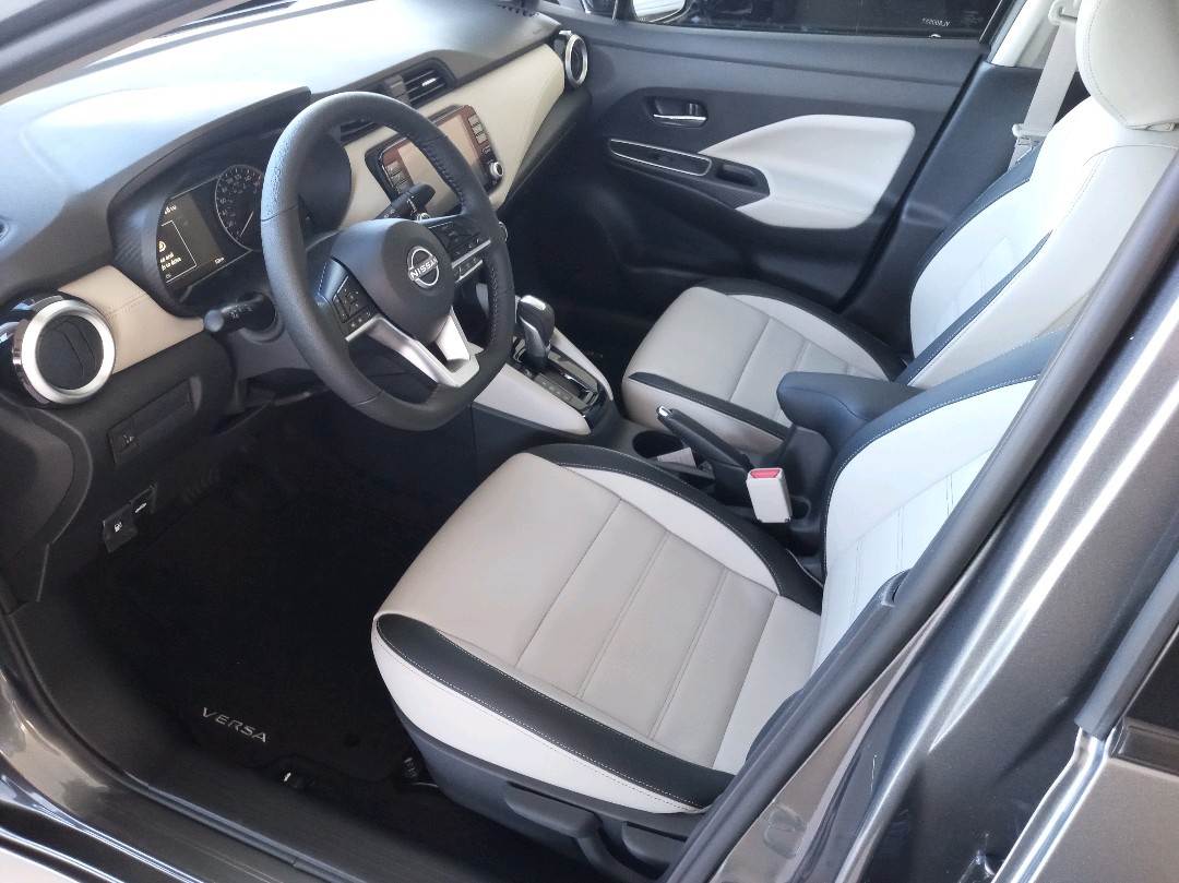 VERSA 1.6 16V FLEX EXCLUSIVE XTRONIC5