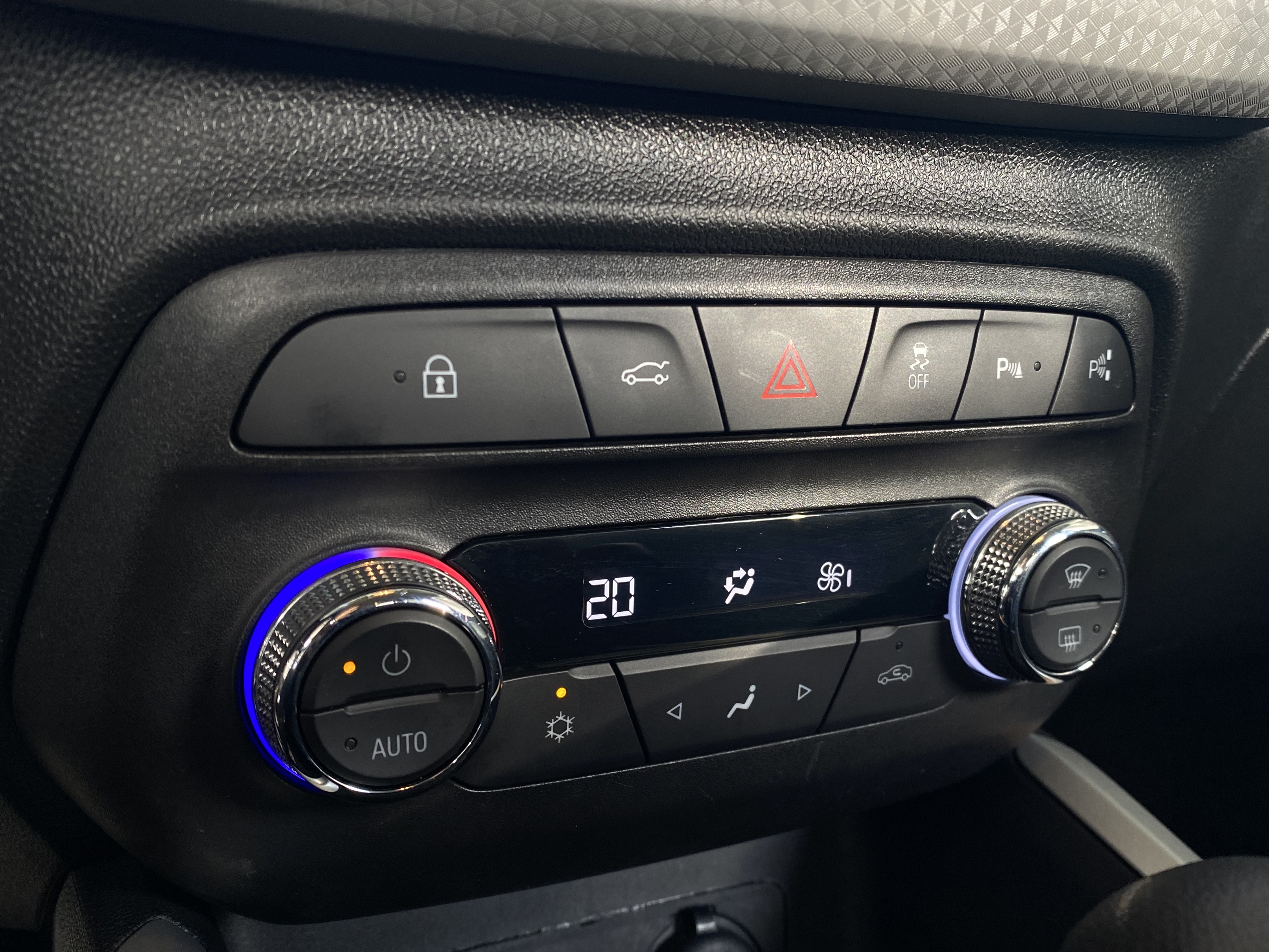 ONIX PLUS 1.0 TURBO FLEX PREMIER AUTOMÁTICO9