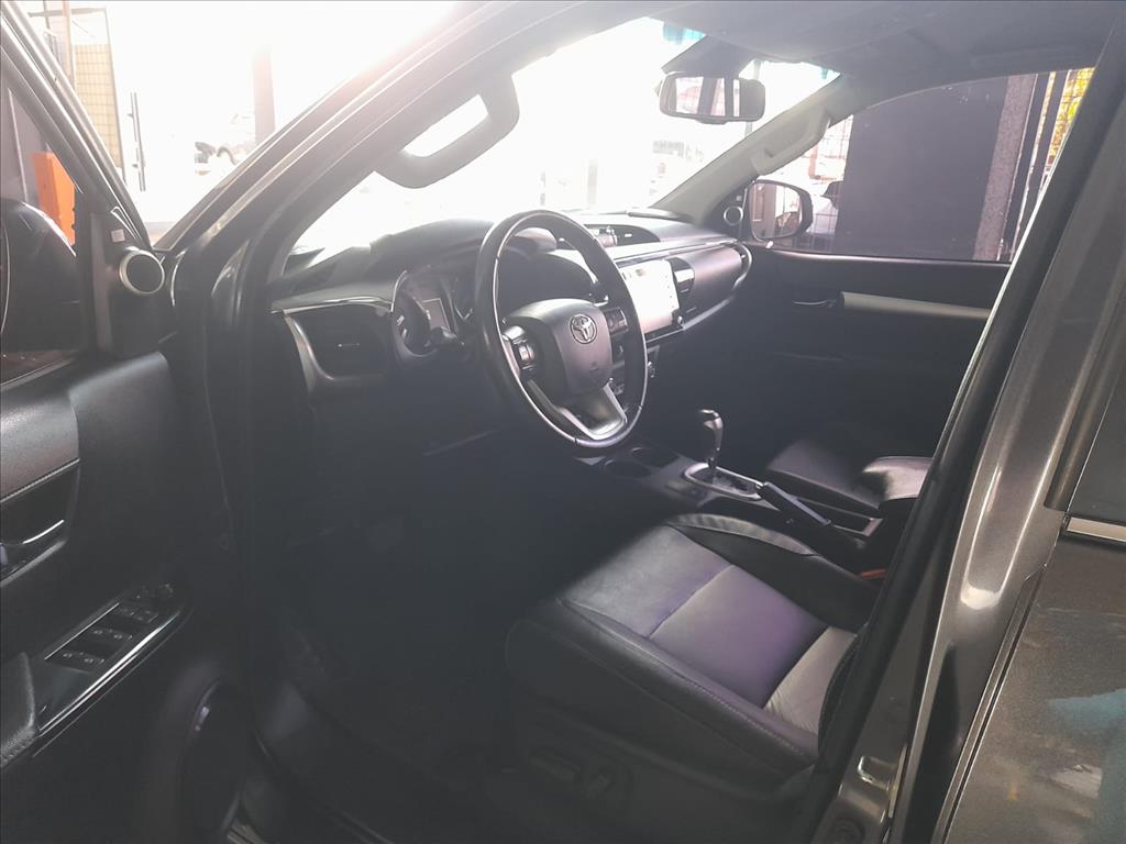HILUX 2.8 D-4D TURBO DIESEL CD SRX 4X4 AUTOMÁTICO6